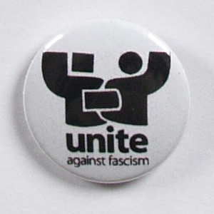 przypinka UNITE AGAINS FASCISM