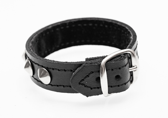 pieszczocha 1-rzędowa z ćwiekami CONE STUD 