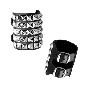 pieszczocha z ćwiekami PYRAMID 5