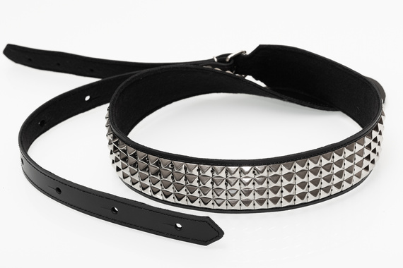 pas do gitary SKÓRZANY ćwieki PIRAMID SILVER