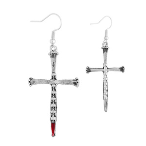 kolczyki SKULL NAILS