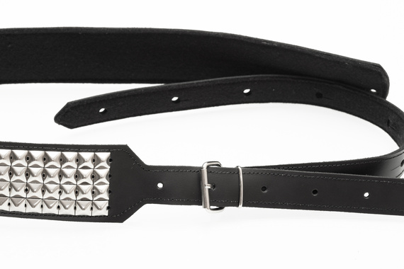 pas do gitary SKÓRZANY ćwieki PIRAMID SILVER