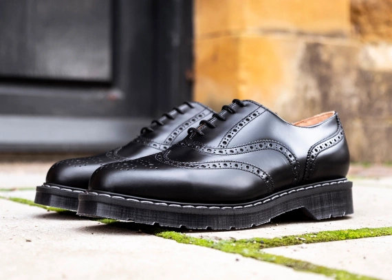 półbuty SOLOVAIR - 5 EYE OXFORD 'ENGLISH' BROGUE SHOE (BLACK HI-SHINE) S5-811-BK-G