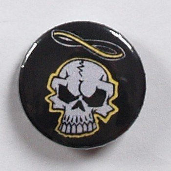 przypinka HOLY SKULL