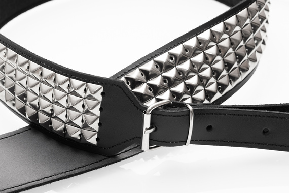 pas do gitary SKÓRZANY ćwieki PIRAMID SILVER