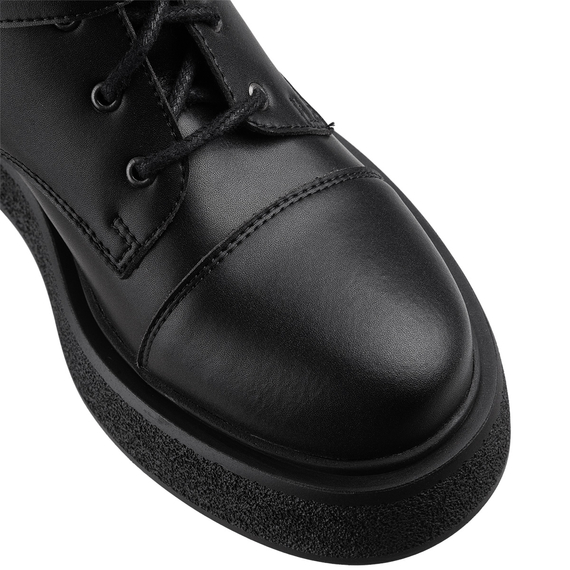 botki damskie ALTERCORE czarne 10-dziurkowe z klamrami (RILEY VEGAN BLACK)