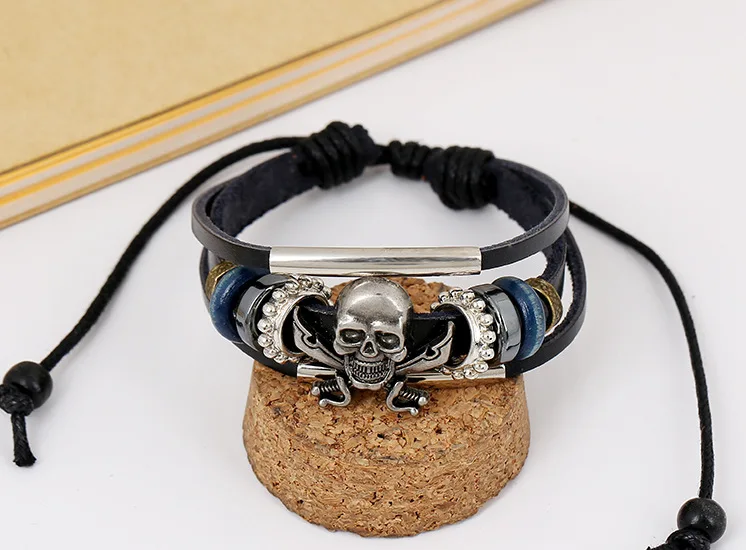 bransoletka BOHO - SKULL czarna