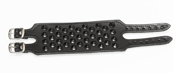 pieszczocha 7-rzędowa z ćwiekami CONE STUD black 