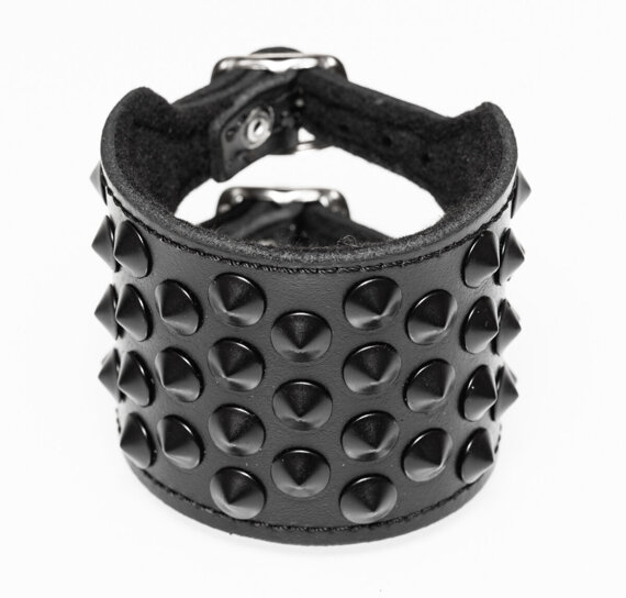 pieszczocha 7-rzędowa z ćwiekami CONE STUD black 